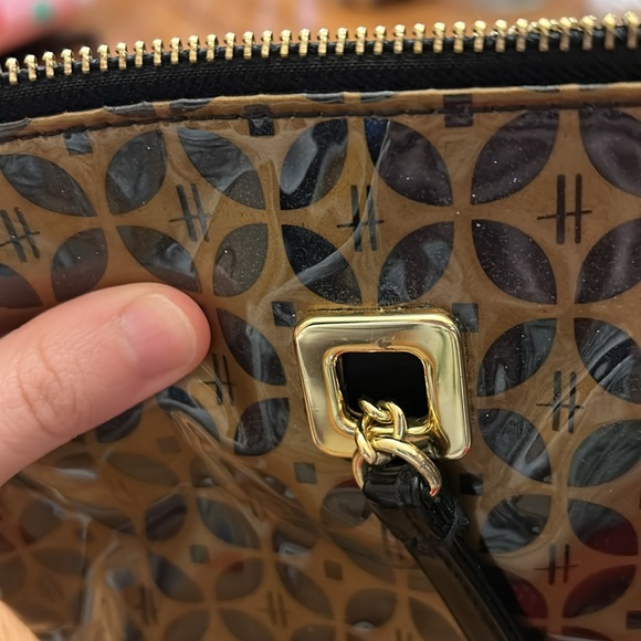 Harrods Elegant Gold and Black Geometric Tote - Picture 7 of 12